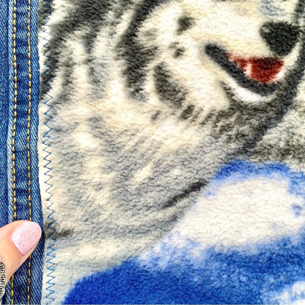 Upcycled WOLF wildlife jean boho jacket w southwestern country vibe - Picture 12 of 12
